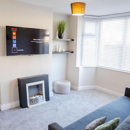 Lymer House - Stylish 3 Bedroom House In Wolverhampton Kültér fotó