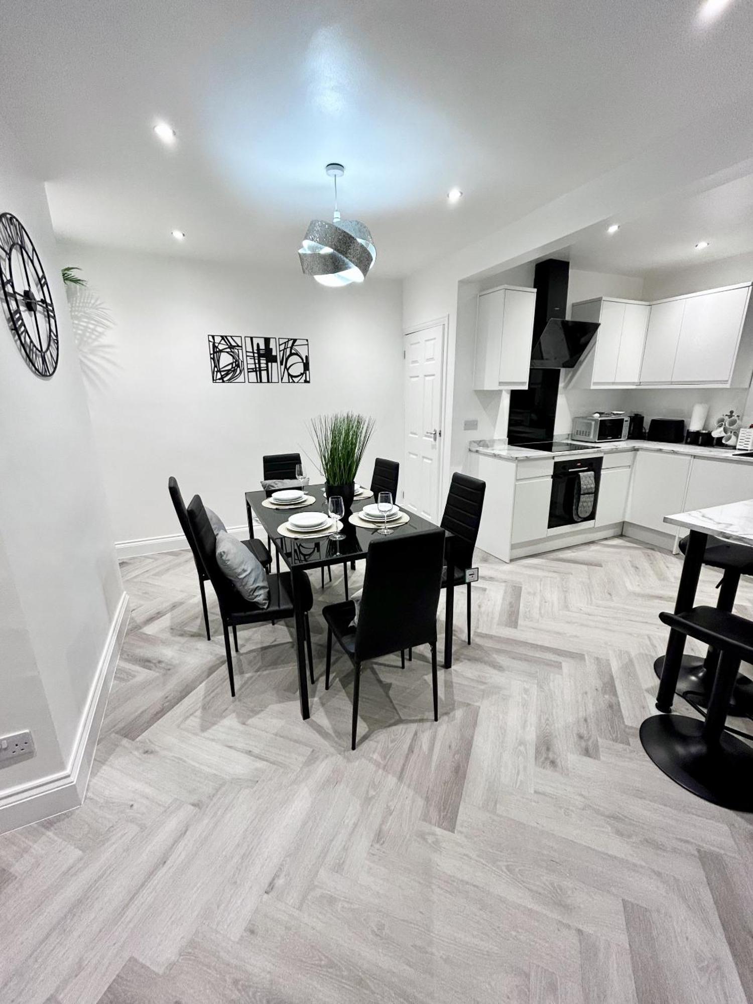 Lymer House - Stylish 3 Bedroom House In Wolverhampton Kültér fotó