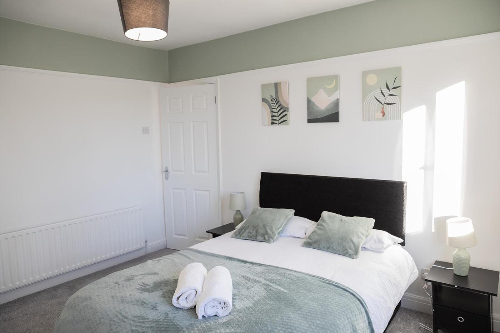 Lymer House - Stylish 3 Bedroom House In Wolverhampton Kültér fotó