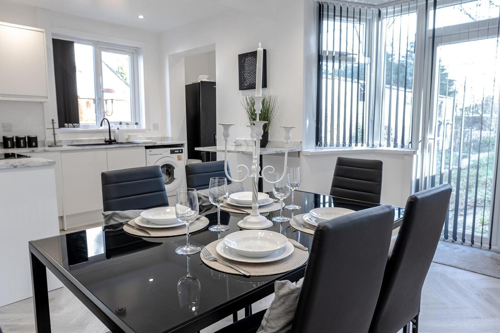 Lymer House - Stylish 3 Bedroom House In Wolverhampton Kültér fotó