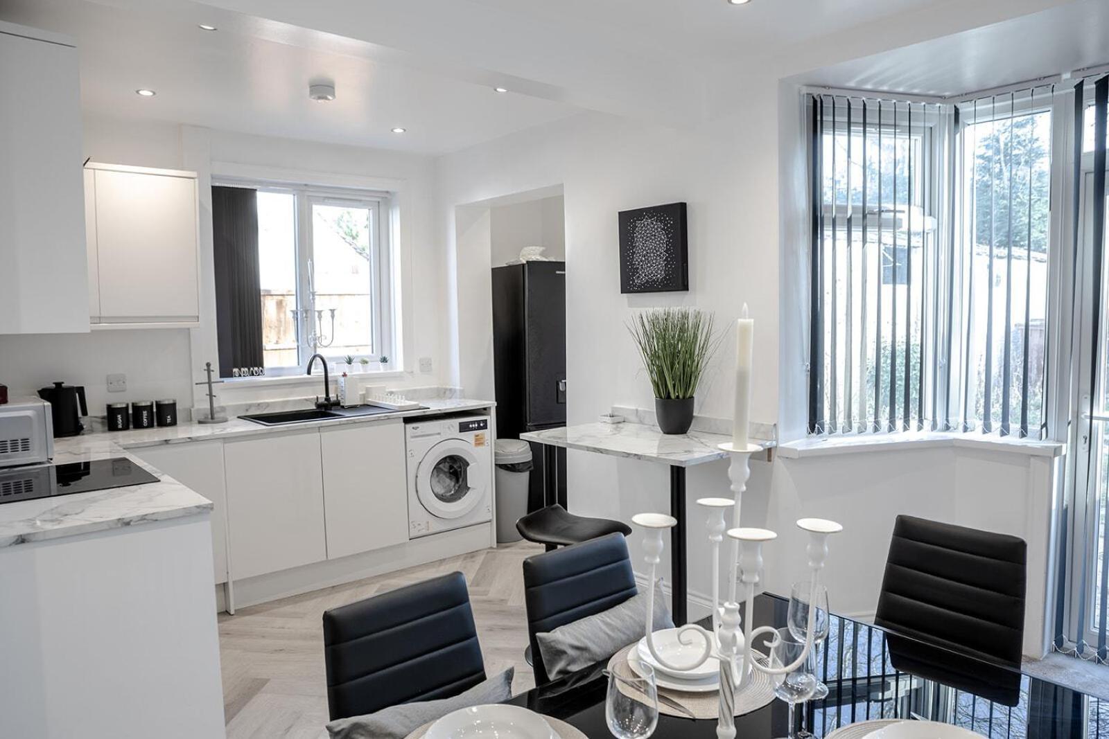 Lymer House - Stylish 3 Bedroom House In Wolverhampton Kültér fotó