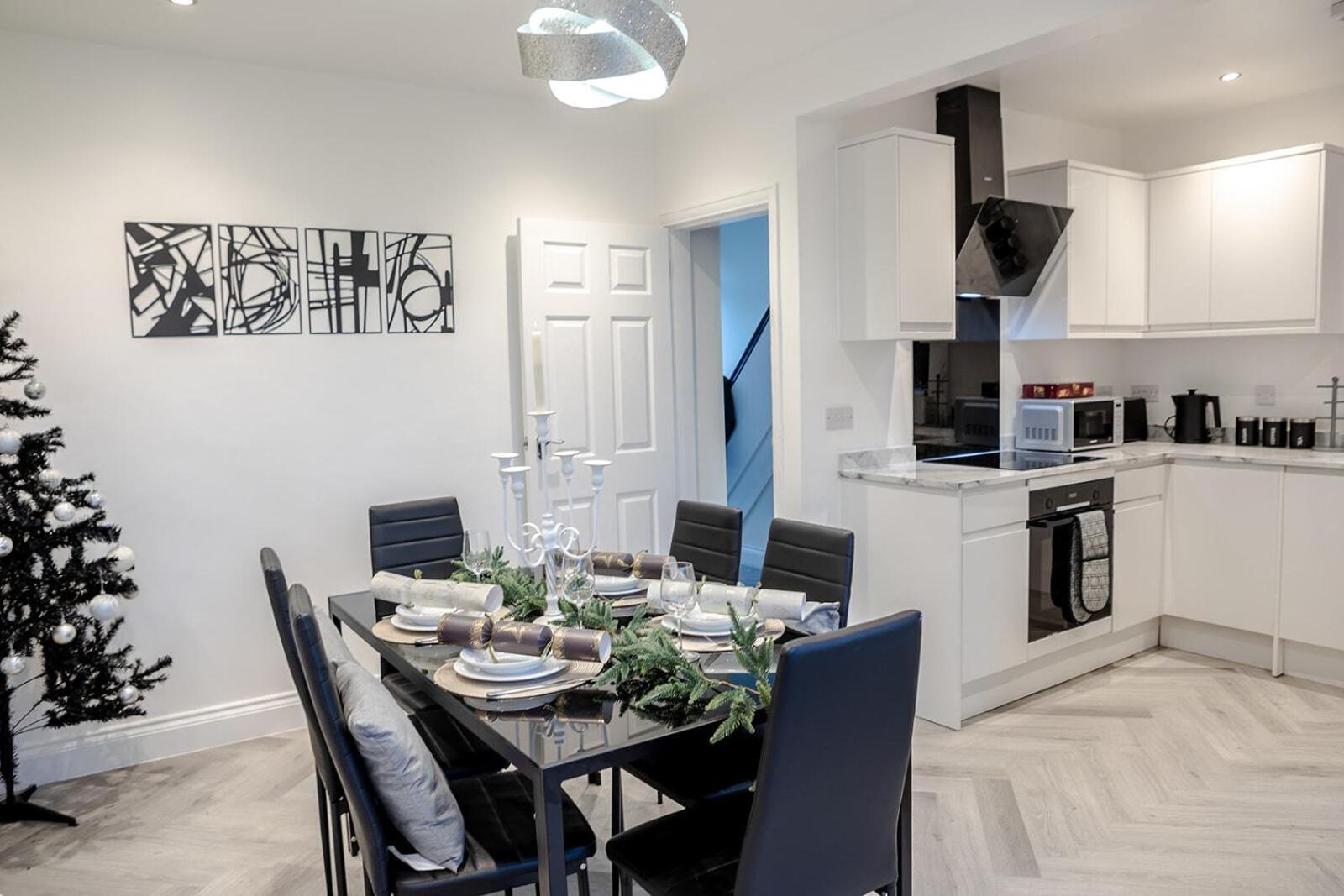 Lymer House - Stylish 3 Bedroom House In Wolverhampton Kültér fotó